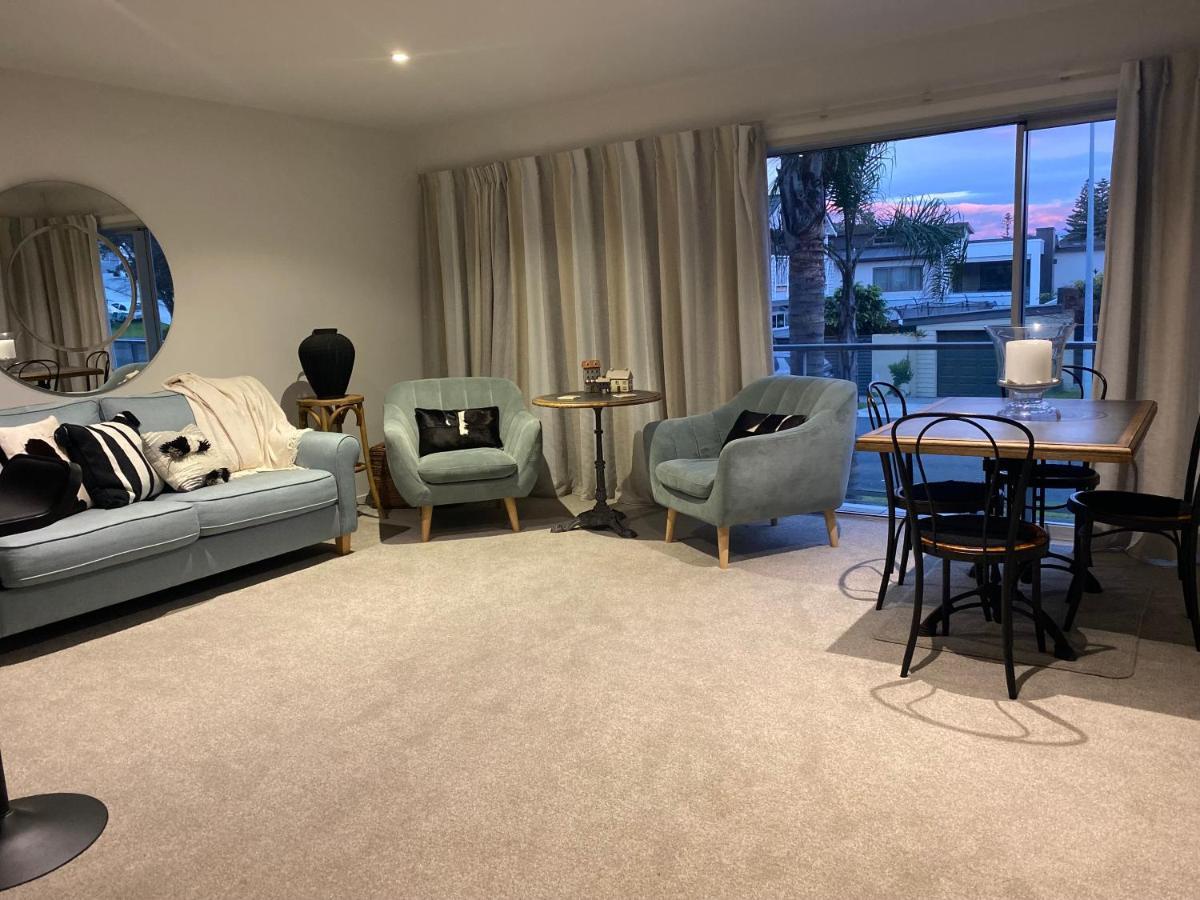 Modern Beach Apartment With Pool & Location Mount Maunganui Kültér fotó