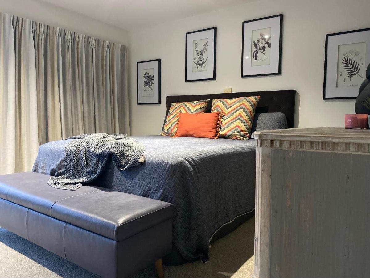 Modern Beach Apartment With Pool & Location Mount Maunganui Kültér fotó