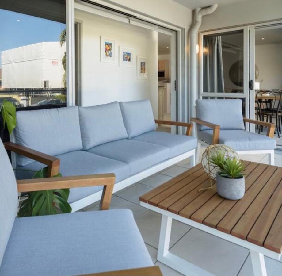Modern Beach Apartment With Pool & Location Mount Maunganui Kültér fotó