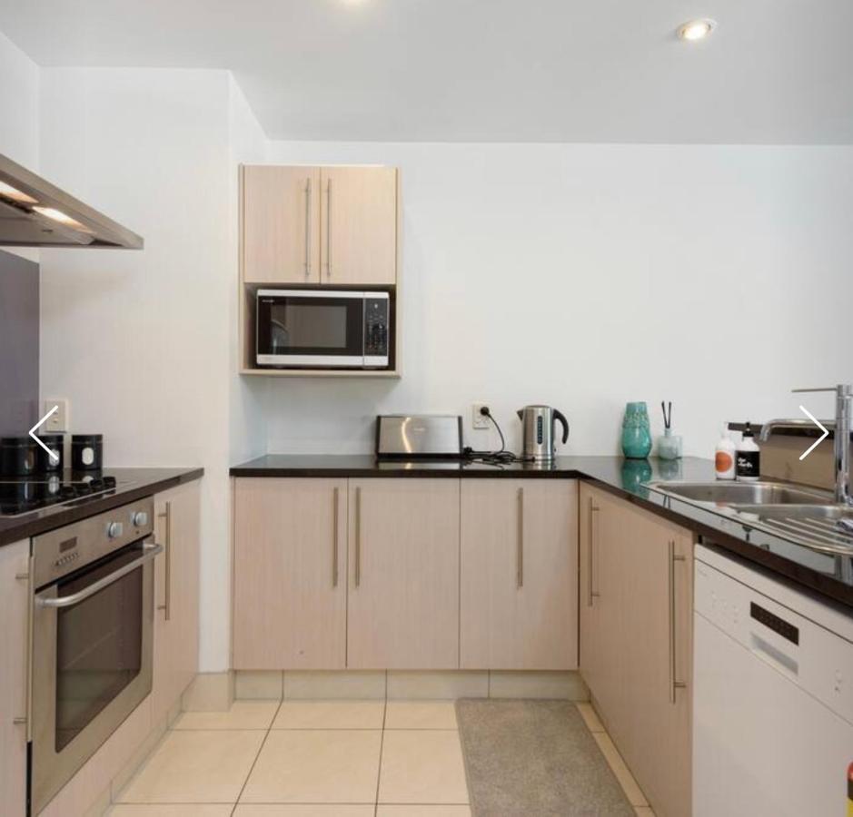 Modern Beach Apartment With Pool & Location Mount Maunganui Kültér fotó